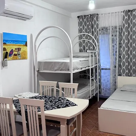 Joni's Apartman Spille