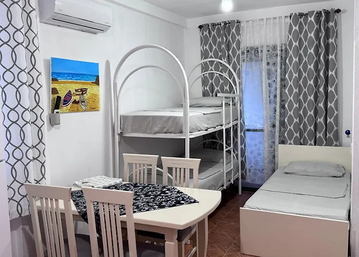 Joni's Apartament Spille